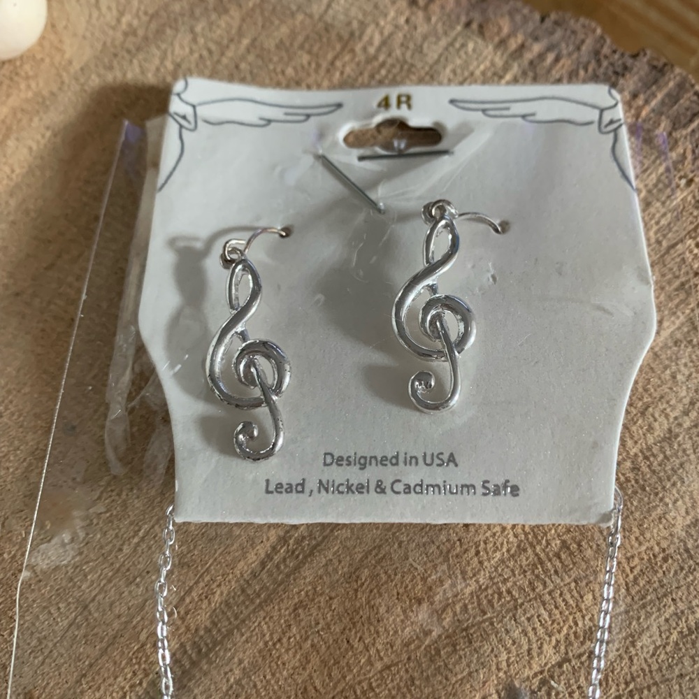 Necklace - Picture 2 of 3